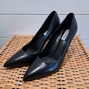 Steve Madden Brea Black Classic Leather Monochrome Office Goth Heels Women's 9M